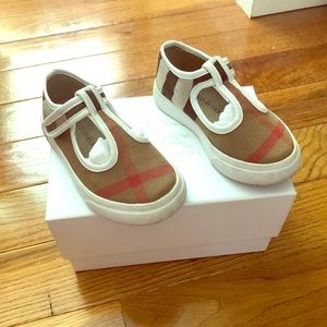 Girls Burberry Signature Check T-Strap Shoes Sz 8